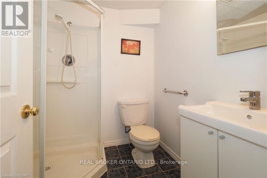 Unit A - 258 Inverhuron Crescent, Waterloo, Ontario  N2V 2H5 - Photo 31 - X13756506