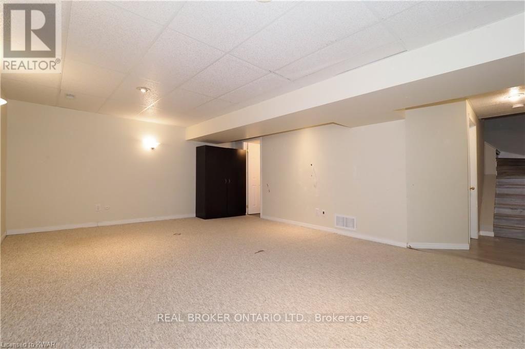 Unit A - 258 Inverhuron Crescent, Waterloo, Ontario  N2V 2H5 - Photo 32 - X13756506