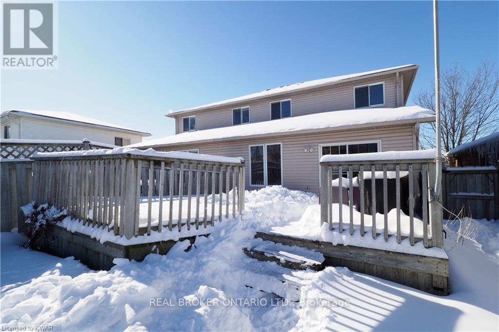Unit A - 258 Inverhuron Crescent, Waterloo, Ontario  N2V 2H5 - Photo 35 - X13756506