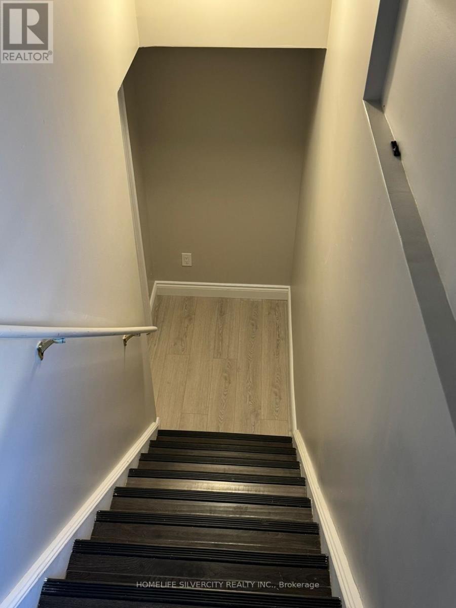 348 Activa Avenue, Kitchener, Ontario  N2E 4B8 - Photo 12 - X13756590