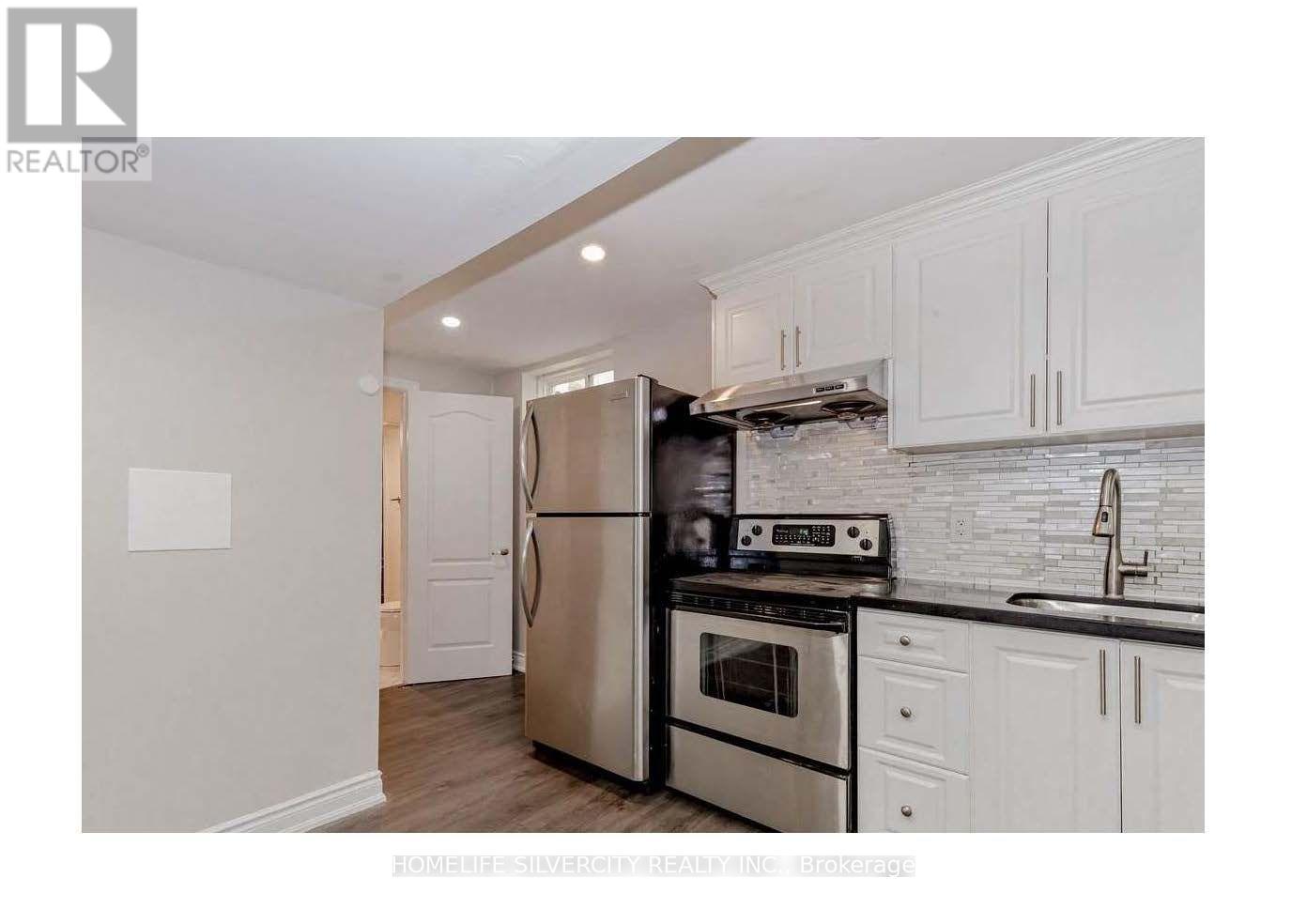 348 Activa Avenue, Kitchener, Ontario  N2E 4B8 - Photo 3 - X13756590