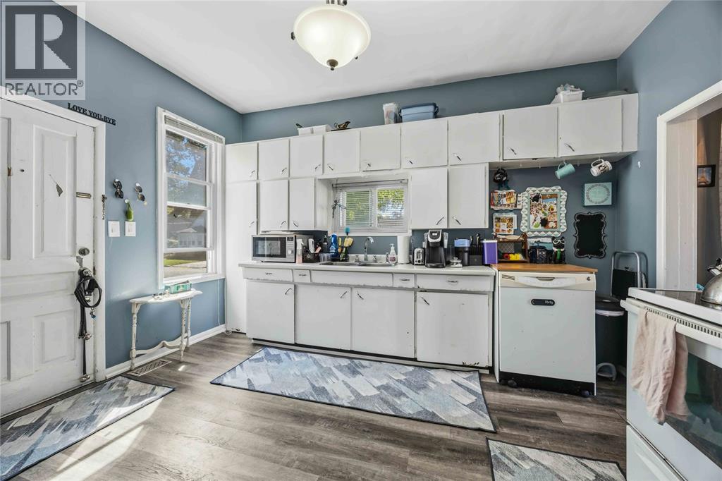 146 Mitton Street North, Sarnia, Ontario  N7T 6G8 - Photo 12 - 26021919
