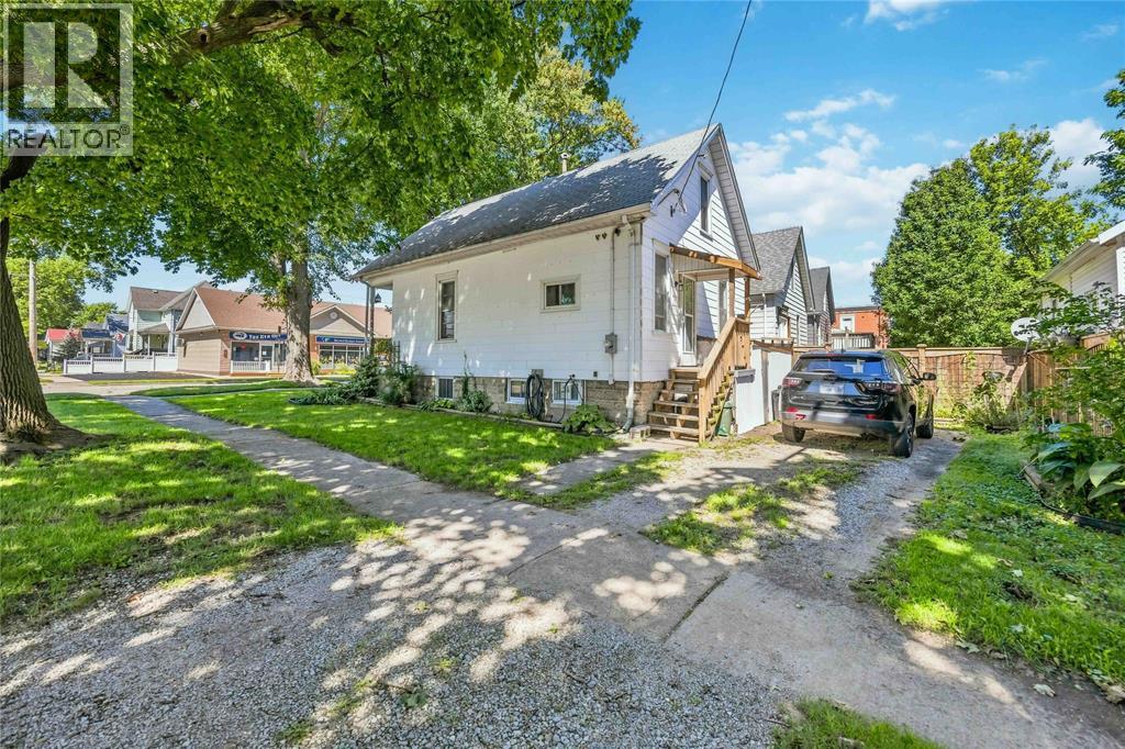 146 Mitton Street North, Sarnia, Ontario  N7T 6G8 - Photo 25 - 26021919
