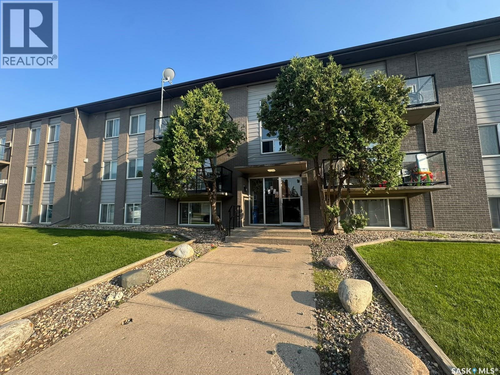 5 2 Summers Place, Saskatoon, Saskatchewan  S7H 3W4 - Photo 1 - SK047756