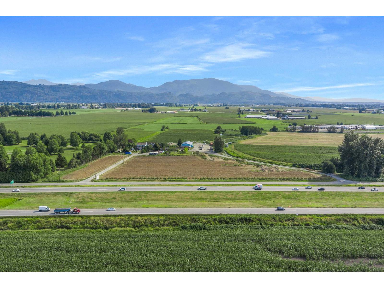 35826 South Parallel Road, Abbotsford, British Columbia  V3G 2K4 - Photo 2 - R3161898