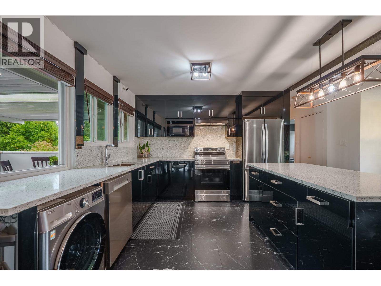 1121 Prairie Avenue, Port Coquitlam, British Columbia  V3B 1S7 - Photo 5 - R3162394