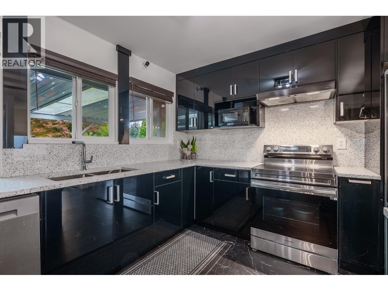 1121 Prairie Avenue, Port Coquitlam, British Columbia  V3B 1S7 - Photo 6 - R3162394