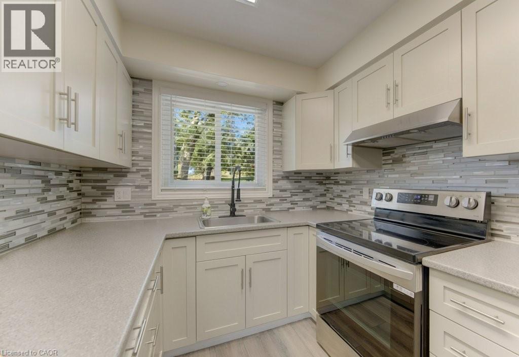 136 Dunsmere Drive, Kitchener, Ontario  N2E 1V7 - Photo 5 - 40861317