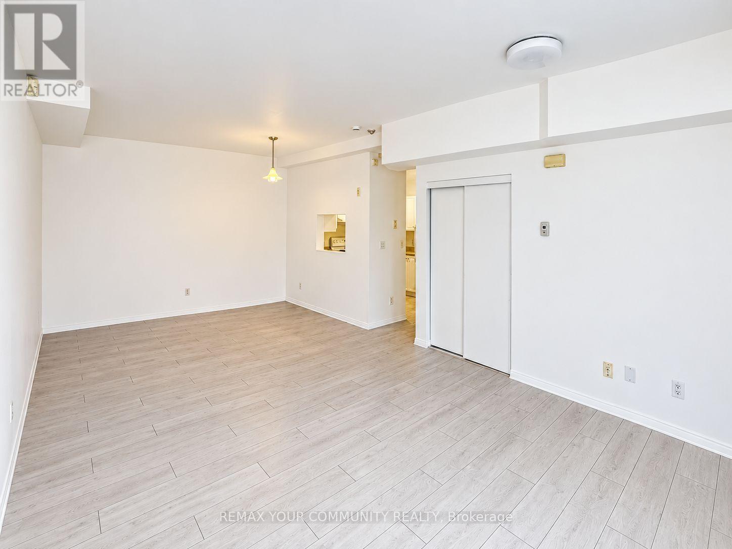 102 - 1 Center Street W, Richmond Hill, Ontario  L4C 3P3 - Photo 6 - N13729190
