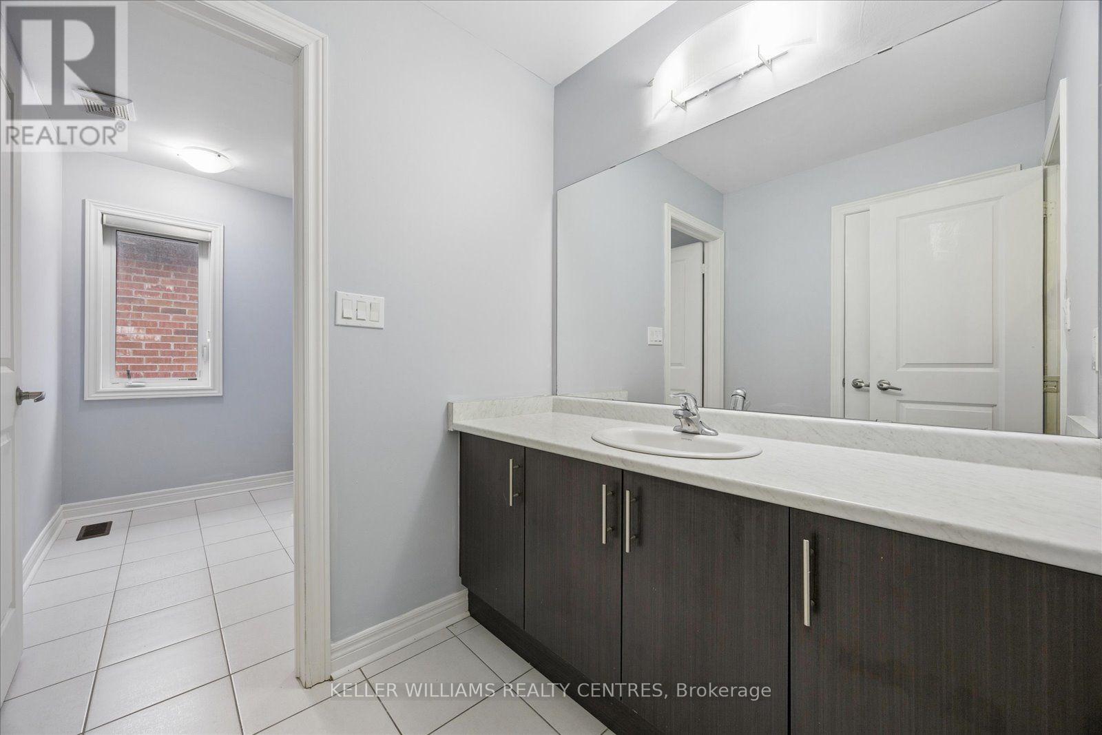 Main & Second Floor - 277 Gibson Circle, Bradford West Gwillimbury, Ontario  L3Z 0X2 - Photo 28 - N13732098