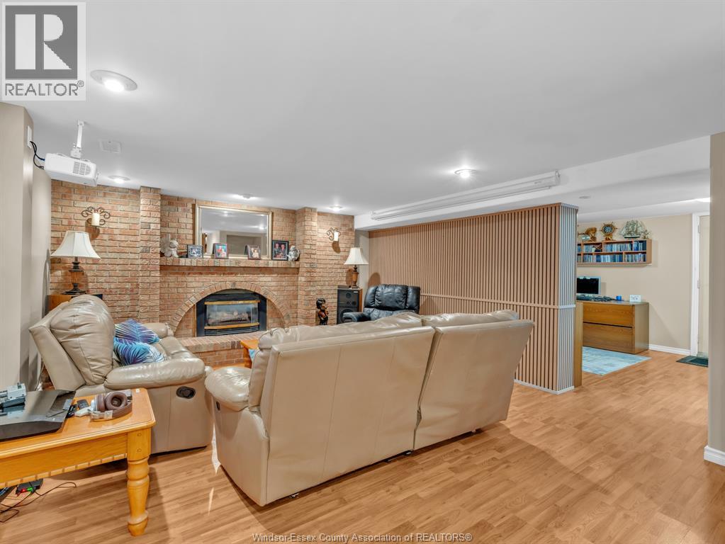 9975 Holly Crescent, Windsor, Ontario  N8R 1Y6 - Photo 24 - 26021735