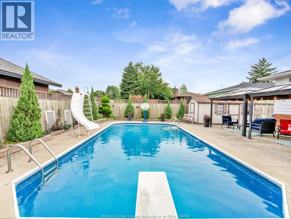 9975 Holly Crescent, Windsor, Ontario  N8R 1Y6 - Photo 34 - 26021735