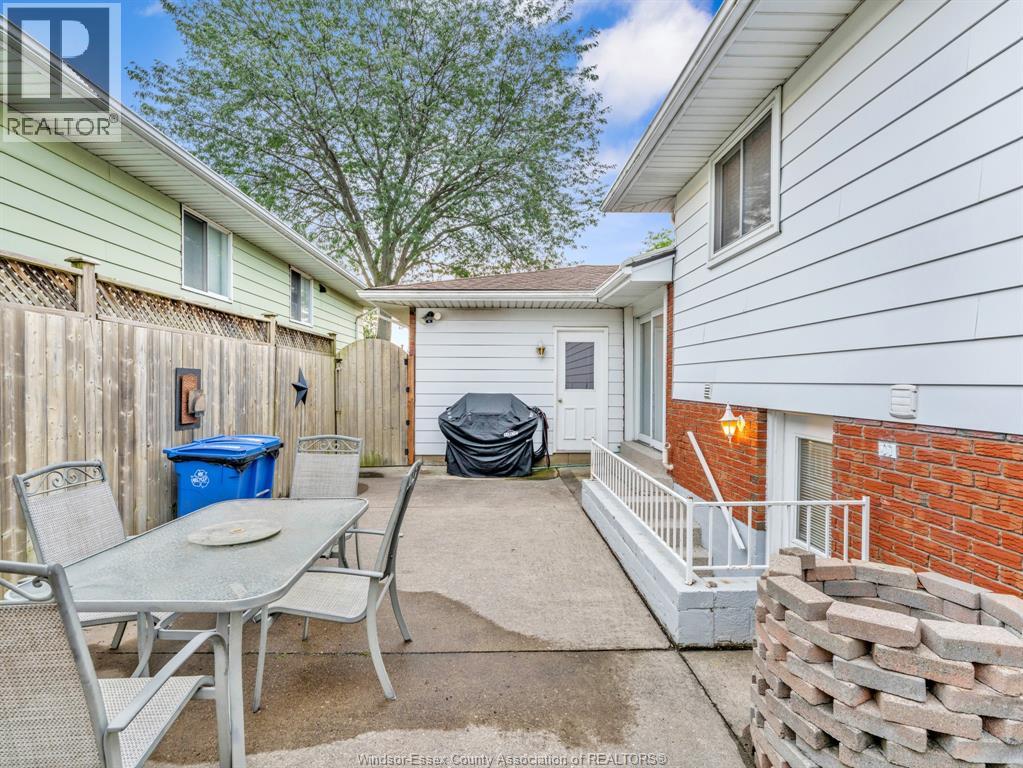 9975 Holly Crescent, Windsor, Ontario  N8R 1Y6 - Photo 39 - 26021735