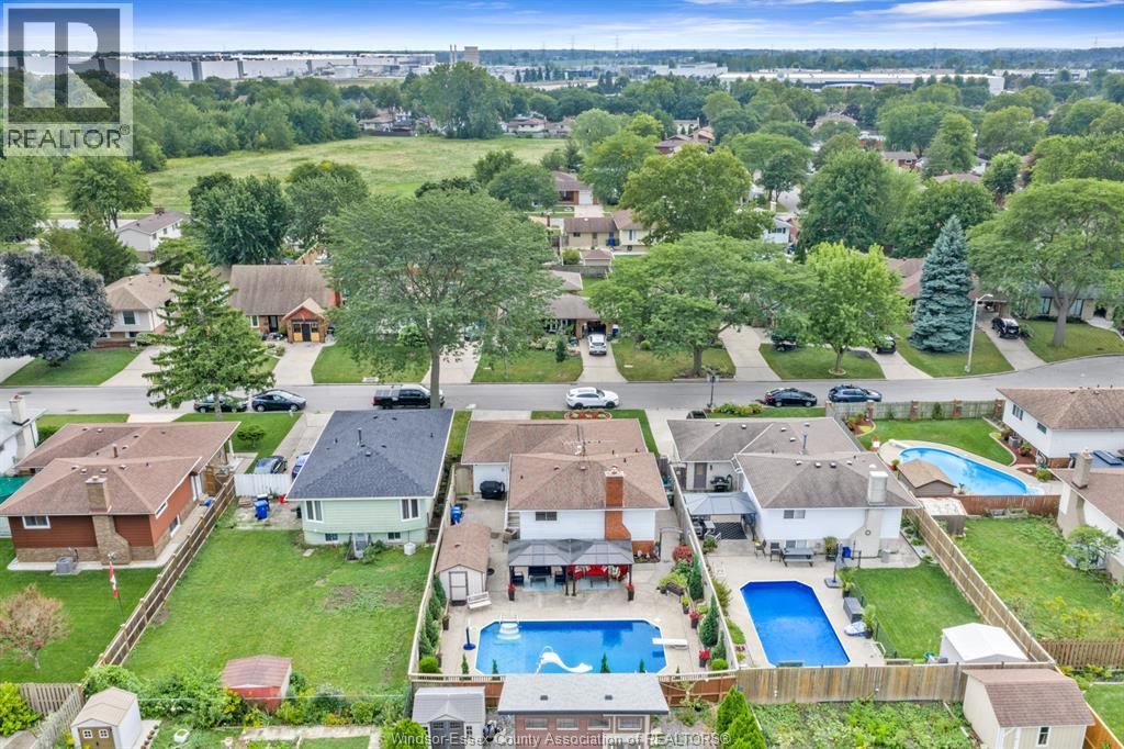 9975 Holly Crescent, Windsor, Ontario  N8R 1Y6 - Photo 46 - 26021735