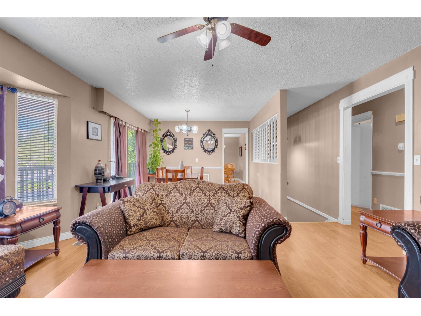 14110 72a Avenue, Surrey, British Columbia  V3W 7M7 - Photo 5 - R3158681