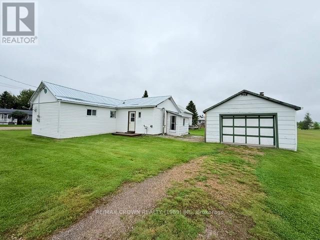 6 St Joseph Street, Opasatika, Ontario  P0L 1Z0 - Photo 2 - T13756674