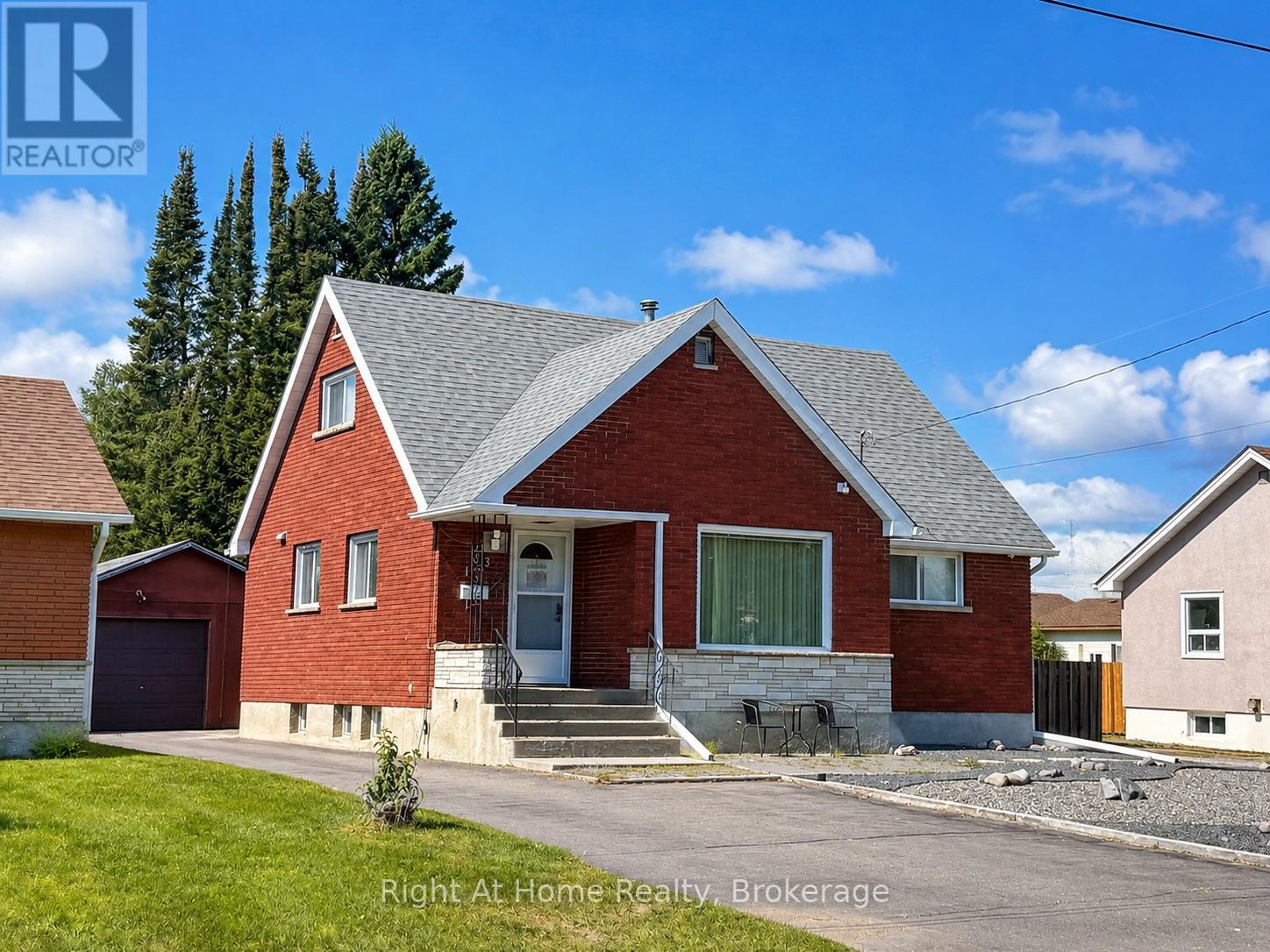 123 SHIPLEY STREET, Thunder Bay, Ontario