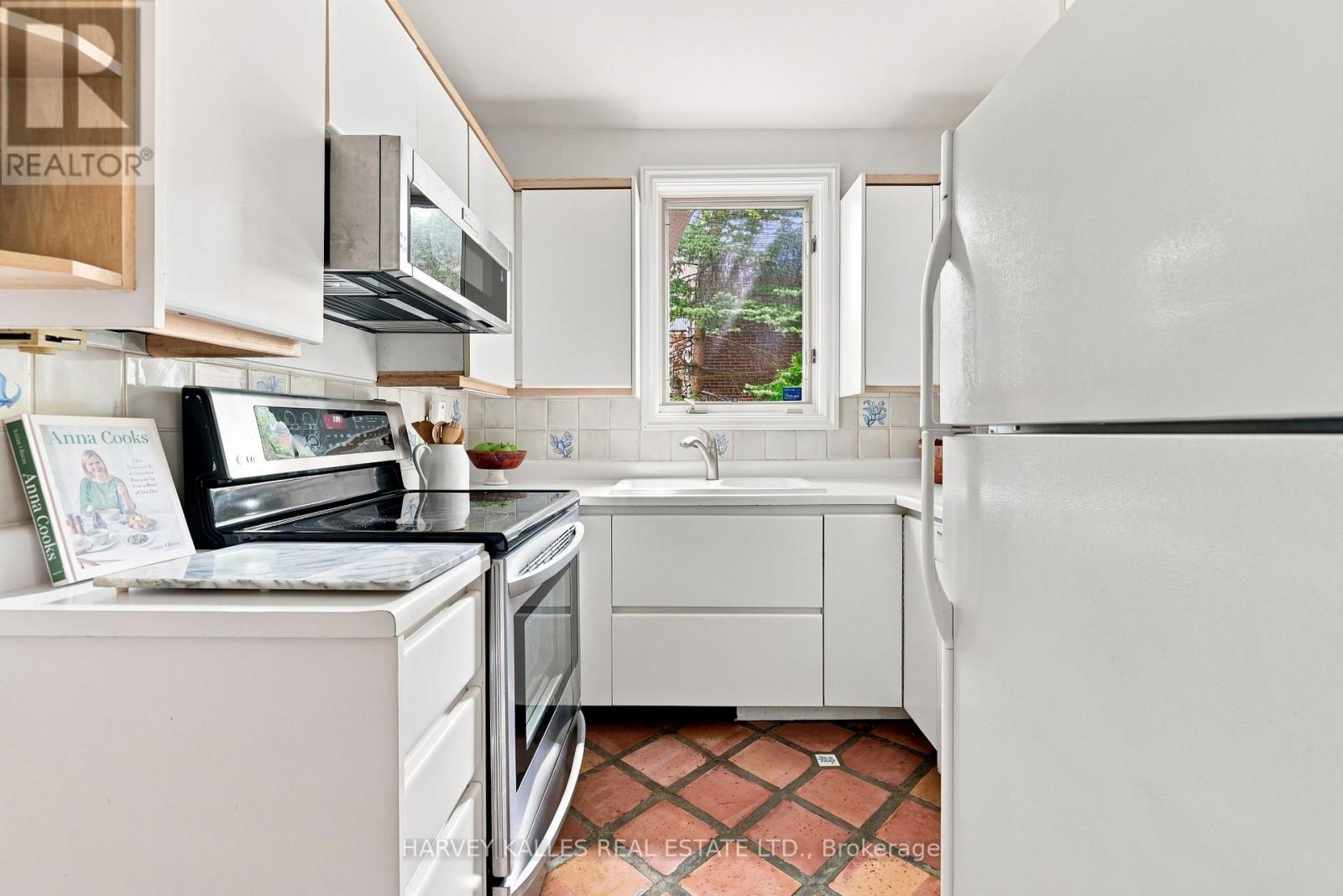 231 Glengrove Avenue W, Toronto, Ontario  M4R 1P4 - Photo 17 - C13756710