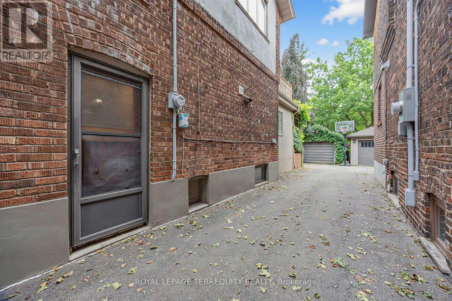 81 Stibbard Avenue, Toronto, Ontario  M4P 2B9 - Photo 37 - C13756732