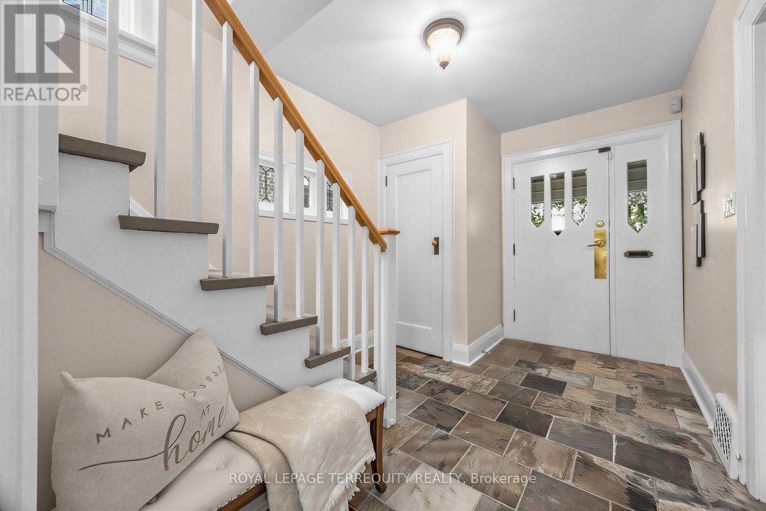 81 Stibbard Avenue, Toronto, Ontario  M4P 2B9 - Photo 4 - C13756732