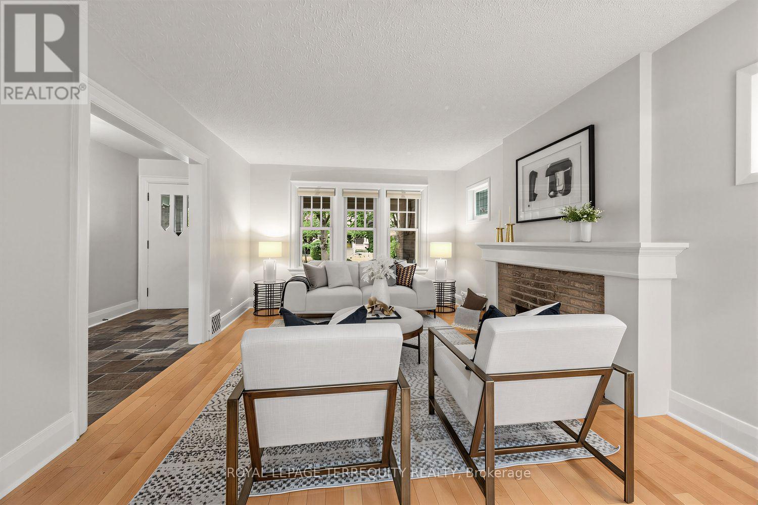 81 Stibbard Avenue, Toronto, Ontario  M4P 2B9 - Photo 6 - C13756732