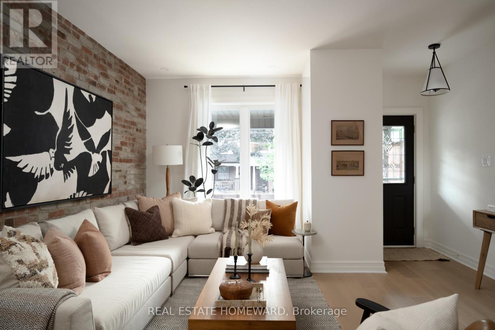 188 HASTINGS AVENUE, Toronto, Ontario