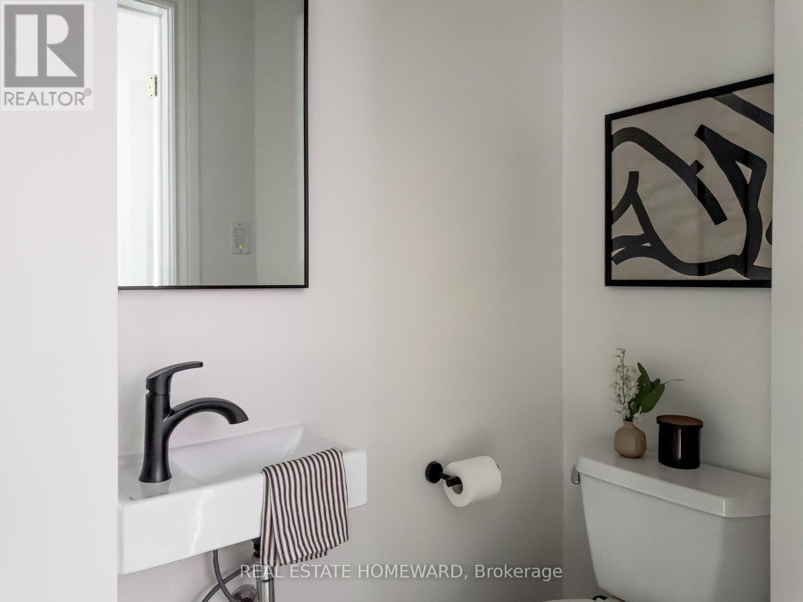 188 Hastings Avenue, Toronto, Ontario  M4L 2L7 - Photo 10 - E13756682