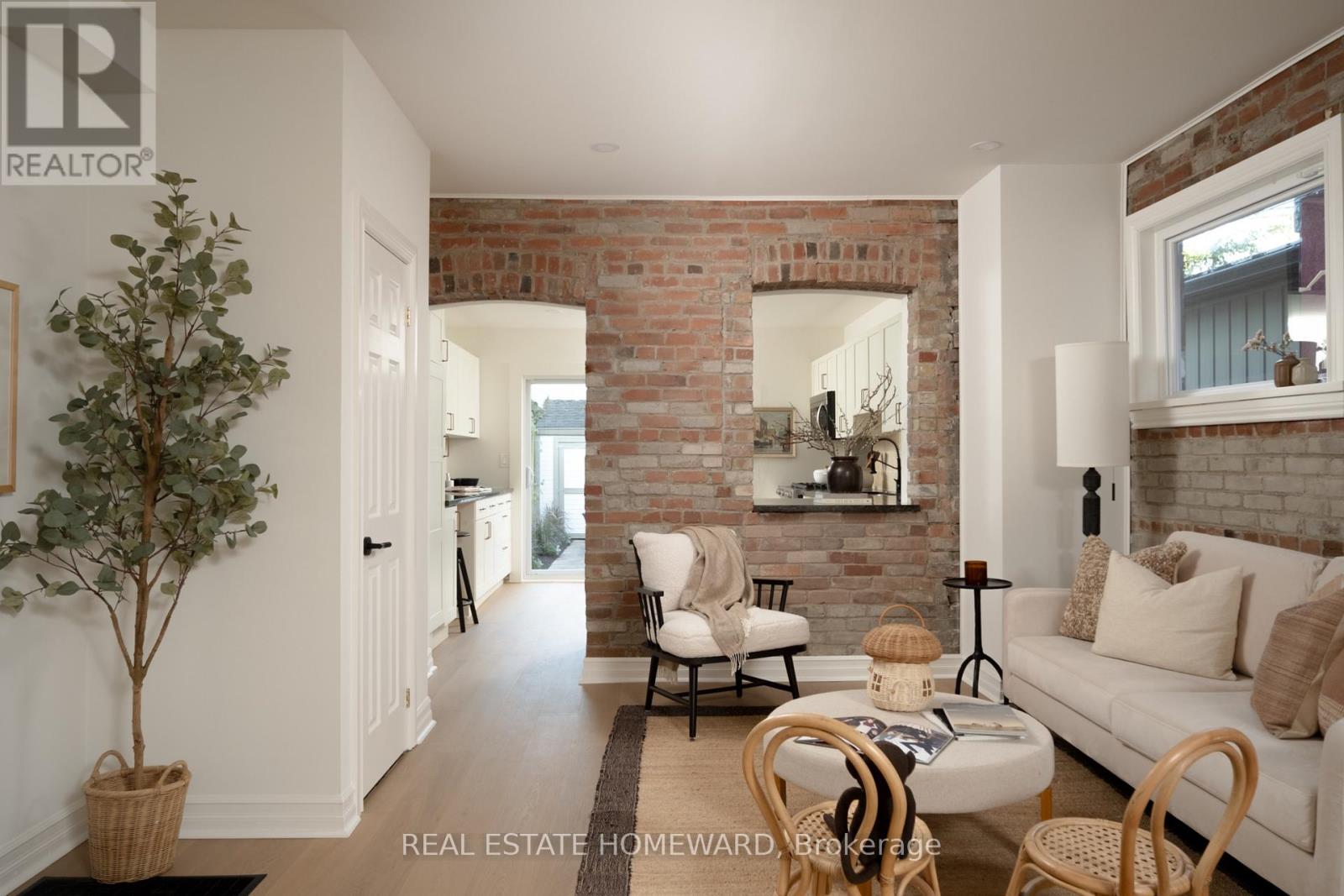 188 Hastings Avenue, Toronto, Ontario  M4L 2L7 - Photo 11 - E13756682