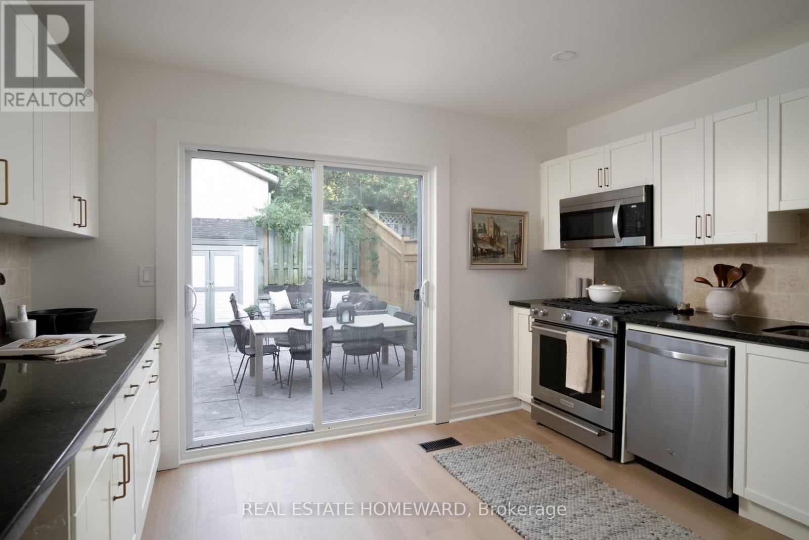 188 Hastings Avenue, Toronto, Ontario  M4L 2L7 - Photo 14 - E13756682