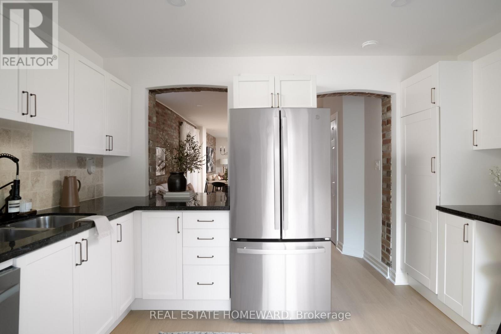 188 Hastings Avenue, Toronto, Ontario  M4L 2L7 - Photo 15 - E13756682