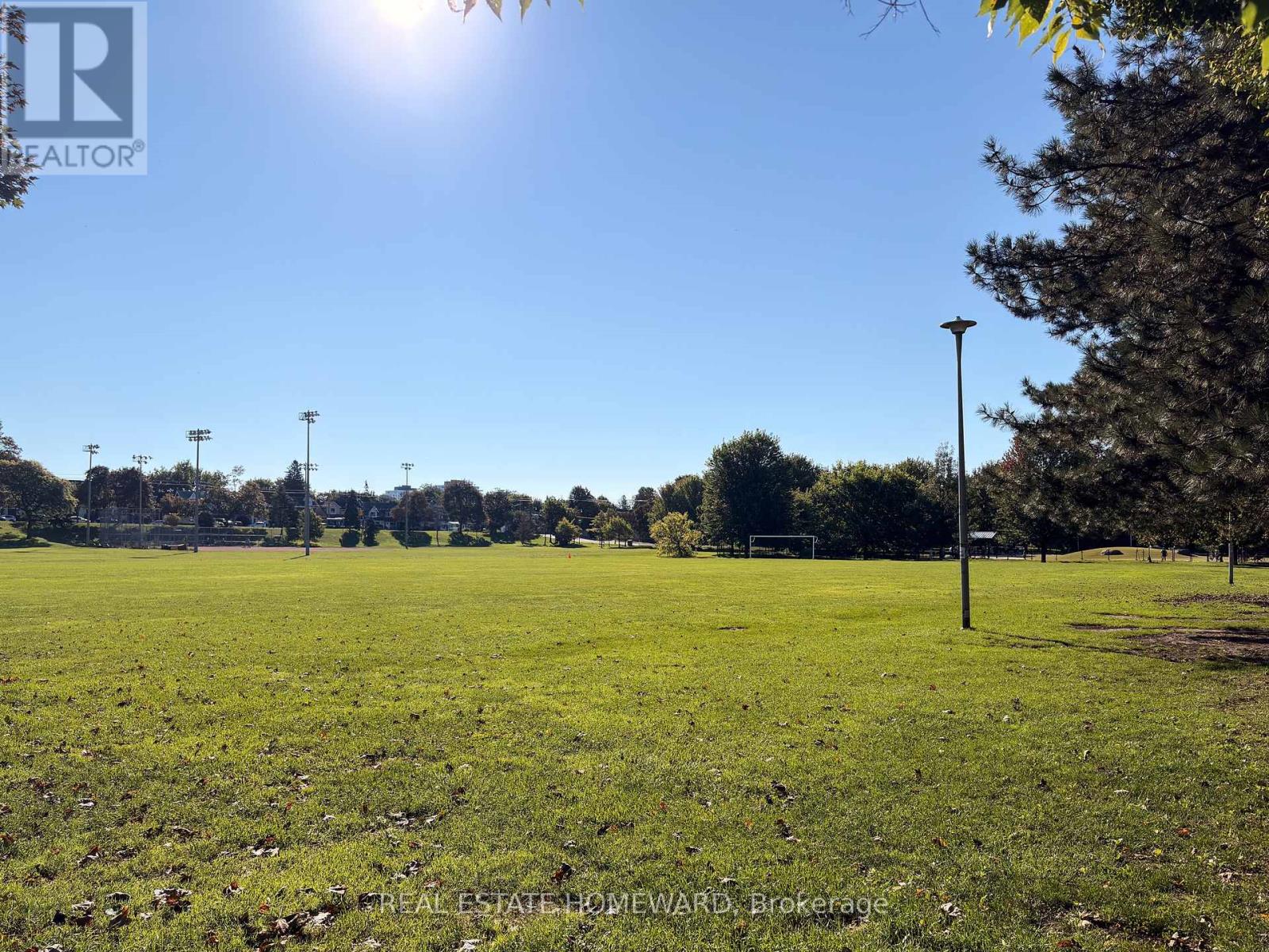 188 Hastings Avenue, Toronto, Ontario  M4L 2L7 - Photo 34 - E13756682