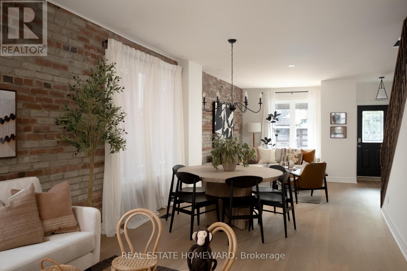 188 Hastings Avenue, Toronto, Ontario  M4L 2L7 - Photo 6 - E13756682