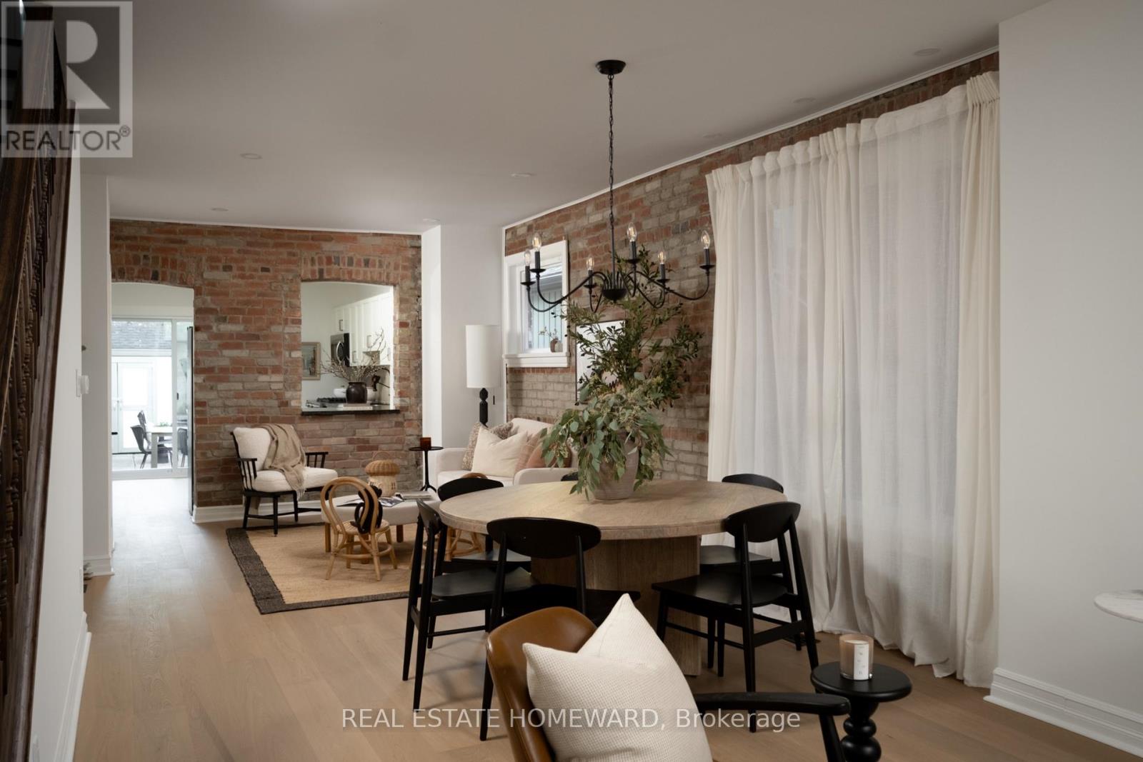 188 Hastings Avenue, Toronto, Ontario  M4L 2L7 - Photo 7 - E13756682