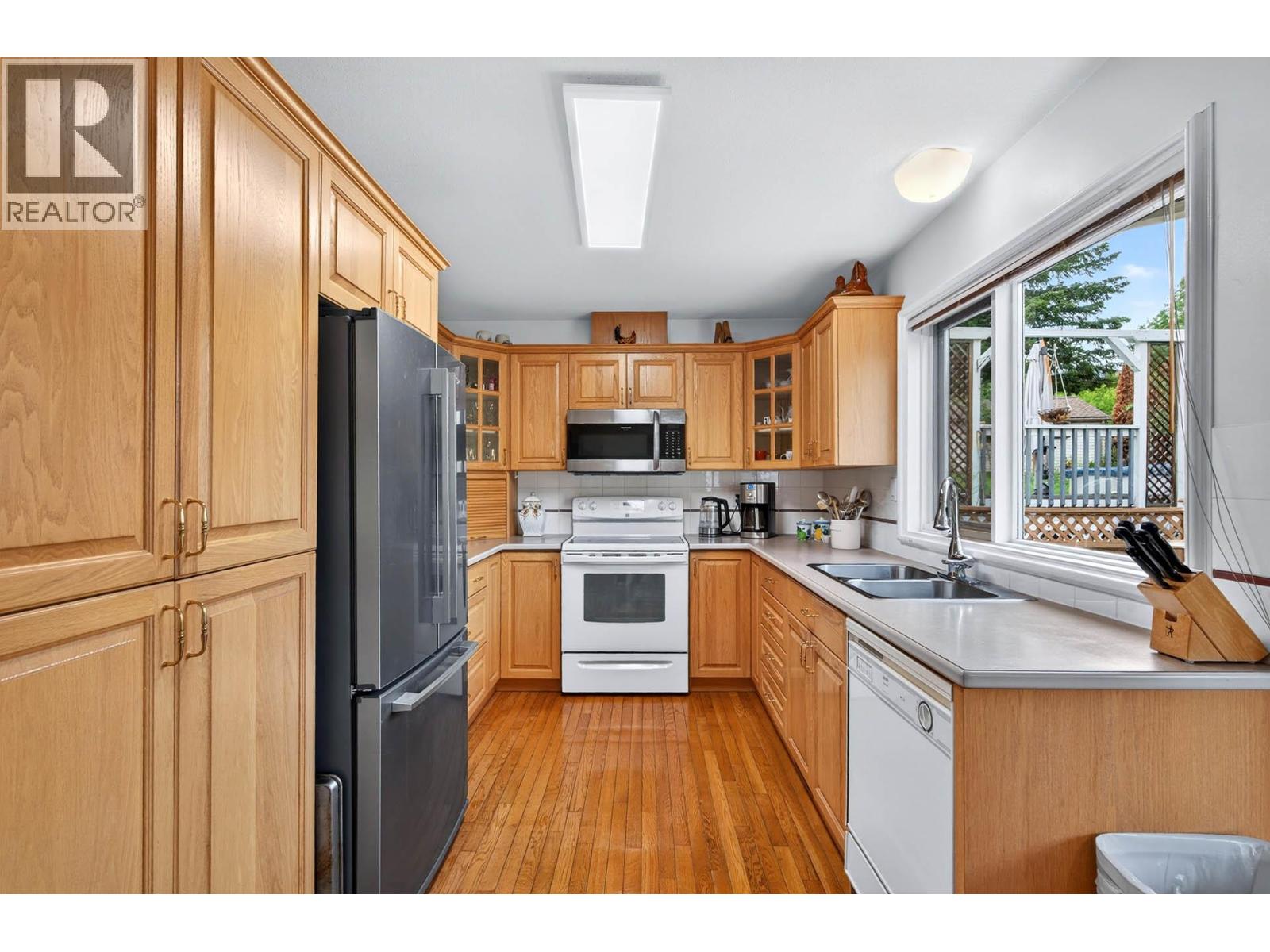 2403 Parkview Drive, Kamloops, British Columbia  V2B 7H9 - Photo 3 - 10400123