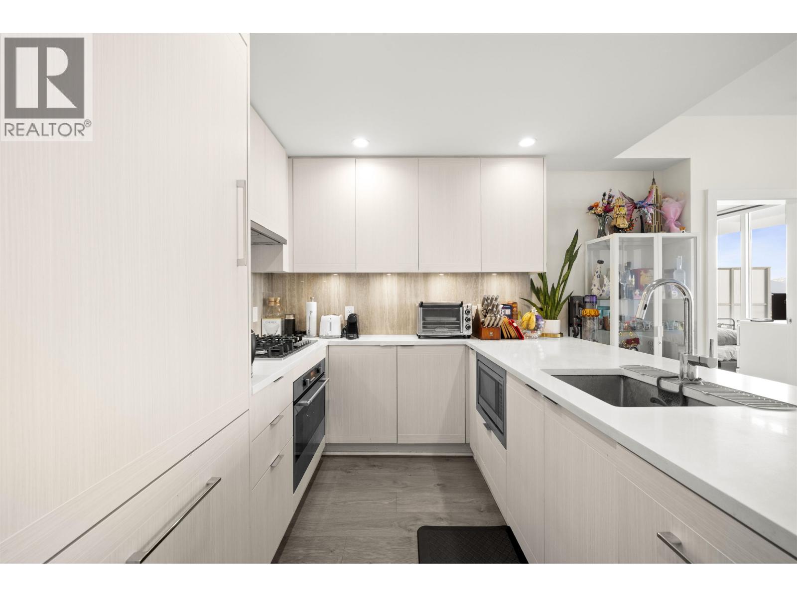 1103 5051 Imperial Street, Burnaby, British Columbia  V5J 0J3 - Photo 4 - R3162425