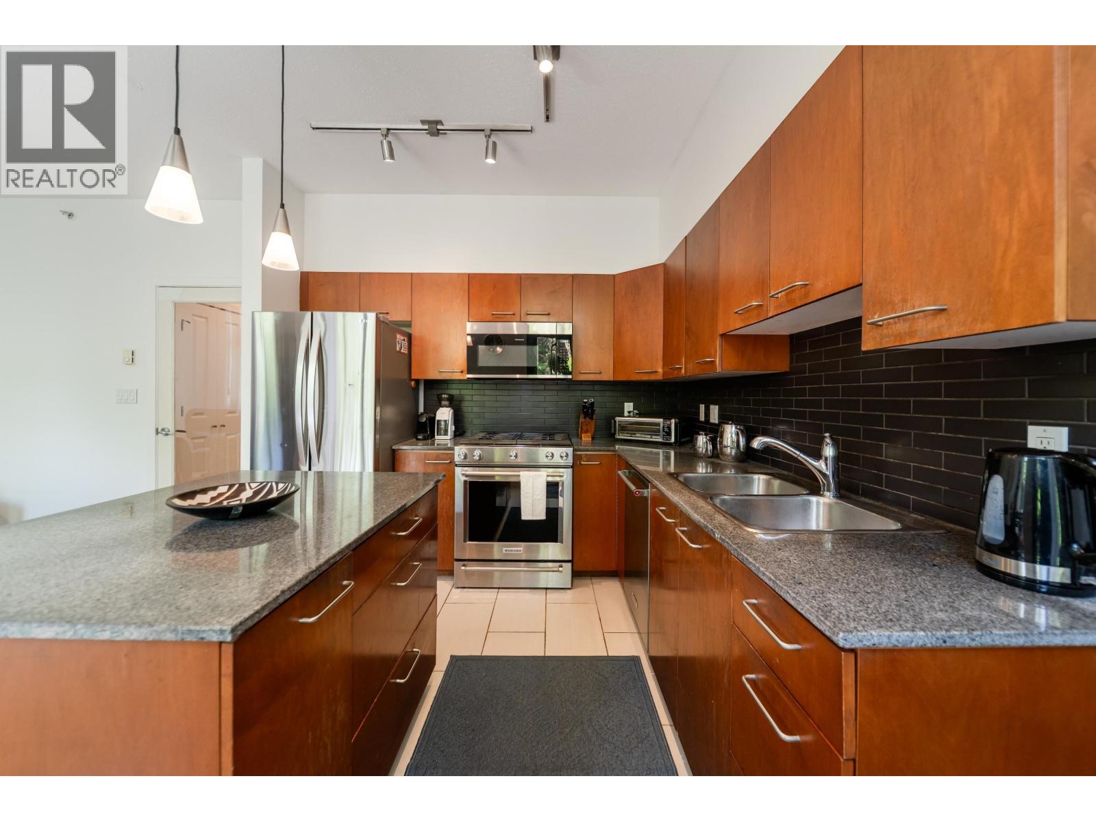 8 4333 Central Boulevard, Burnaby, British Columbia  V5H 4W8 - Photo 9 - R3162433