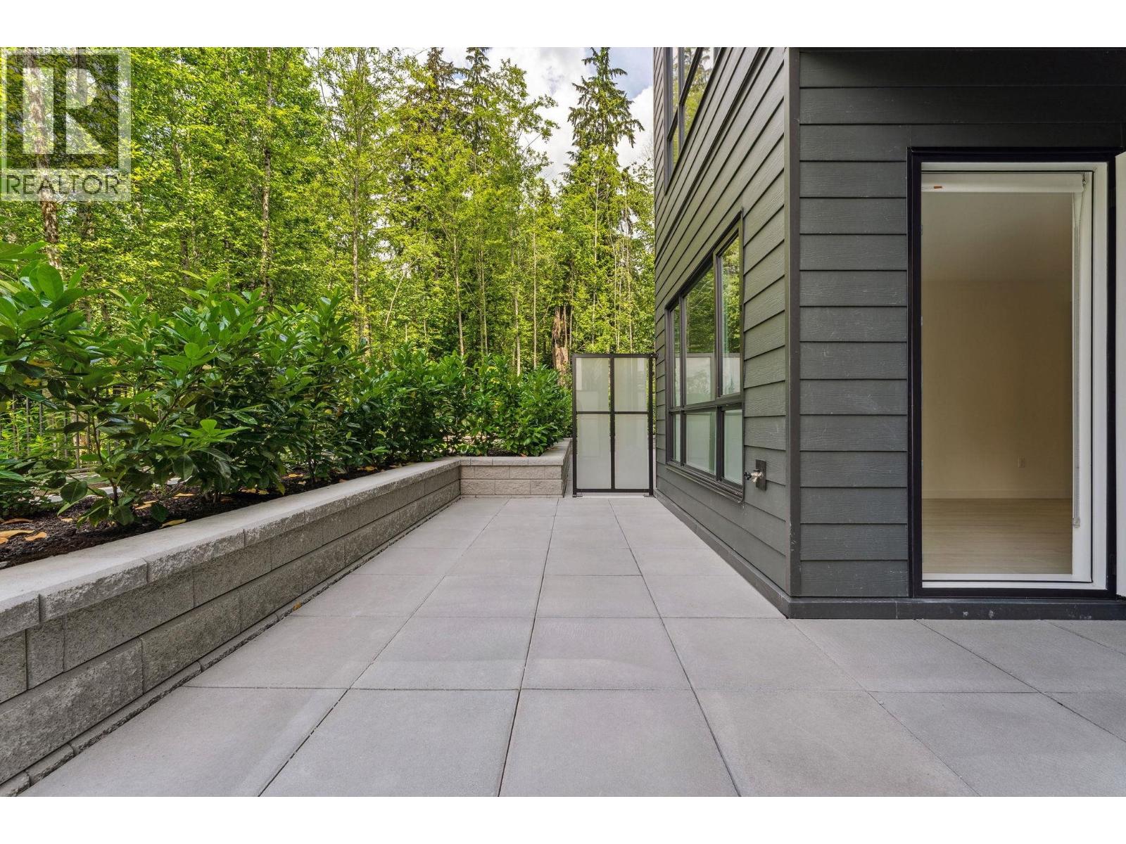 209 3594 Malsum Drive, North Vancouver, British Columbia  V7G 0B4 - Photo 3 - R3162464