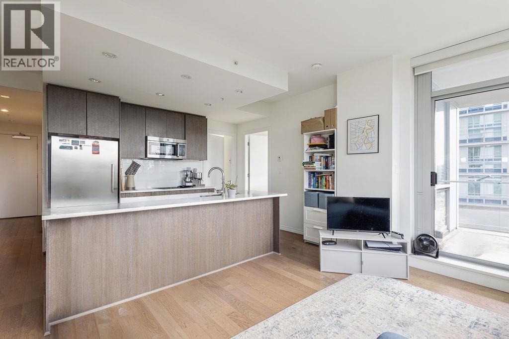702 9060 University Crescent, Burnaby, British Columbia  V5A 0E1 - Photo 2 - R3162475