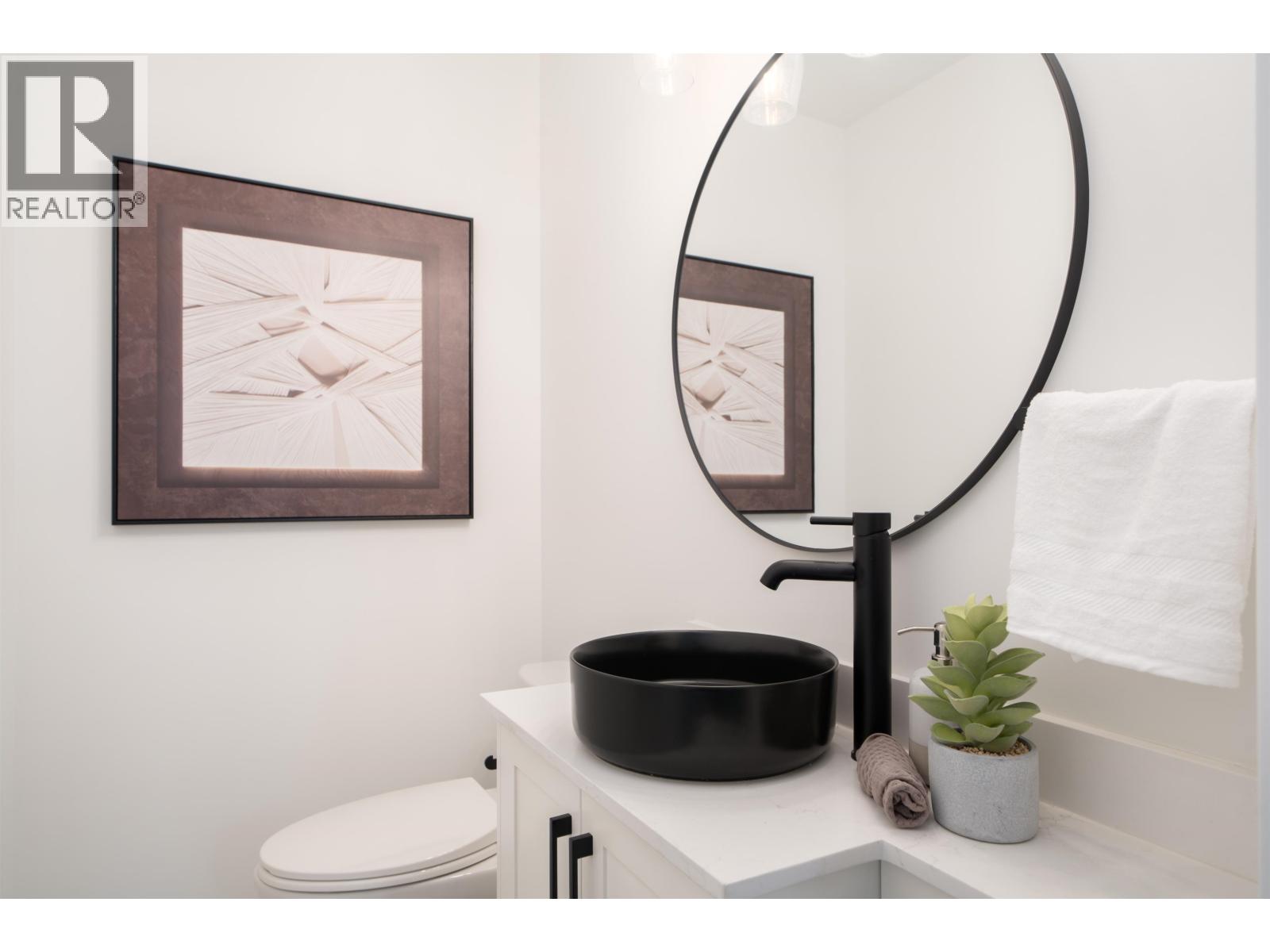 2612 Horley Street, Vancouver, British Columbia  V5R 3L6 - Photo 12 - R3162477