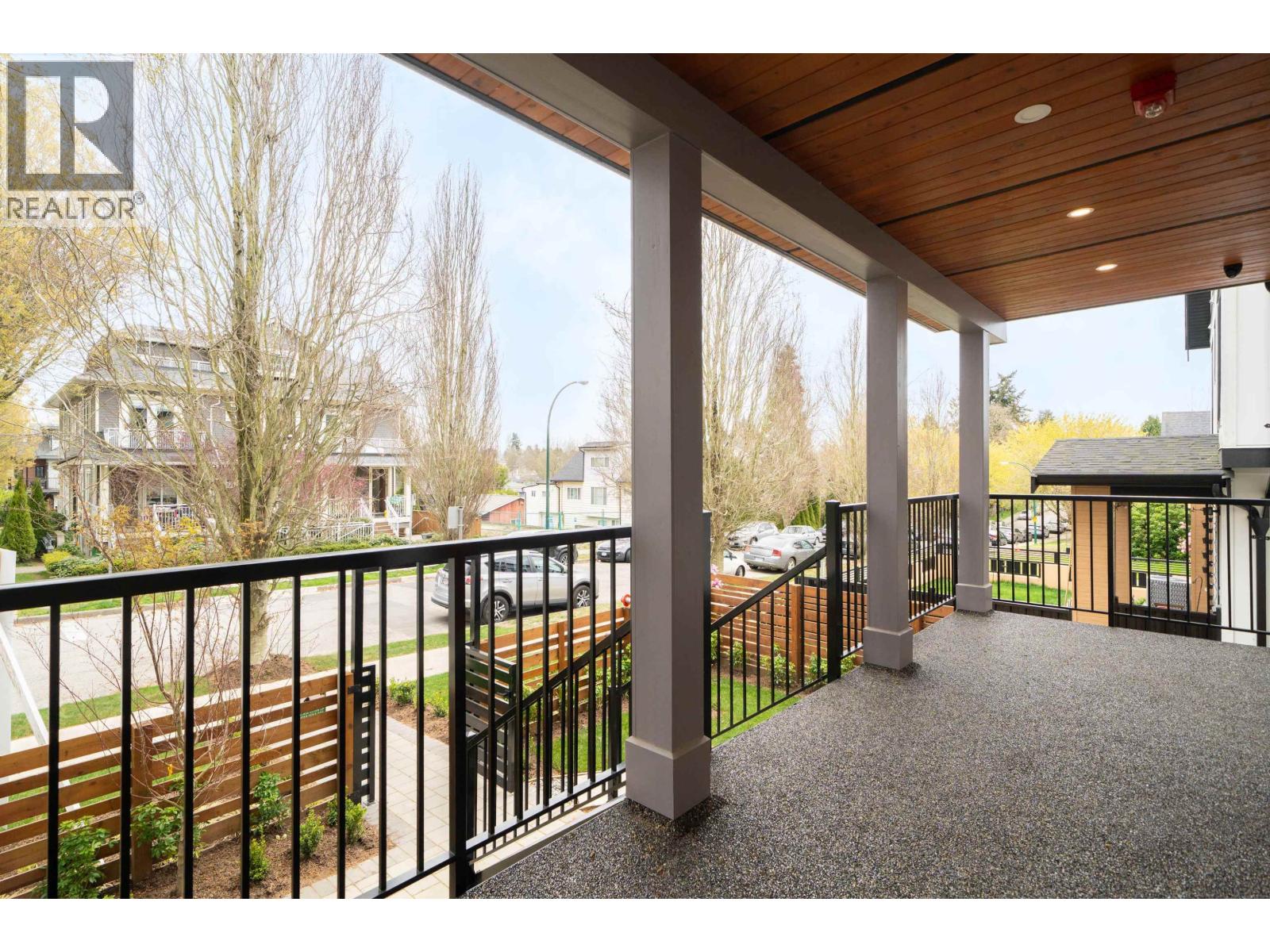 2612 Horley Street, Vancouver, British Columbia  V5R 3L6 - Photo 2 - R3162477