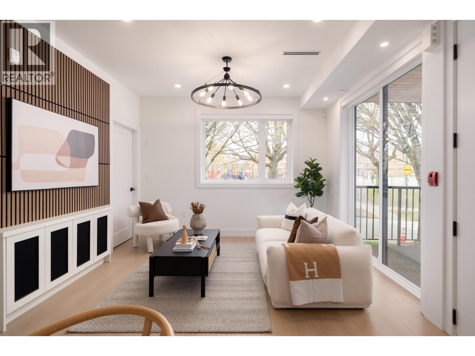 2612 Horley Street, Vancouver, British Columbia  V5R 3L6 - Photo 4 - R3162477