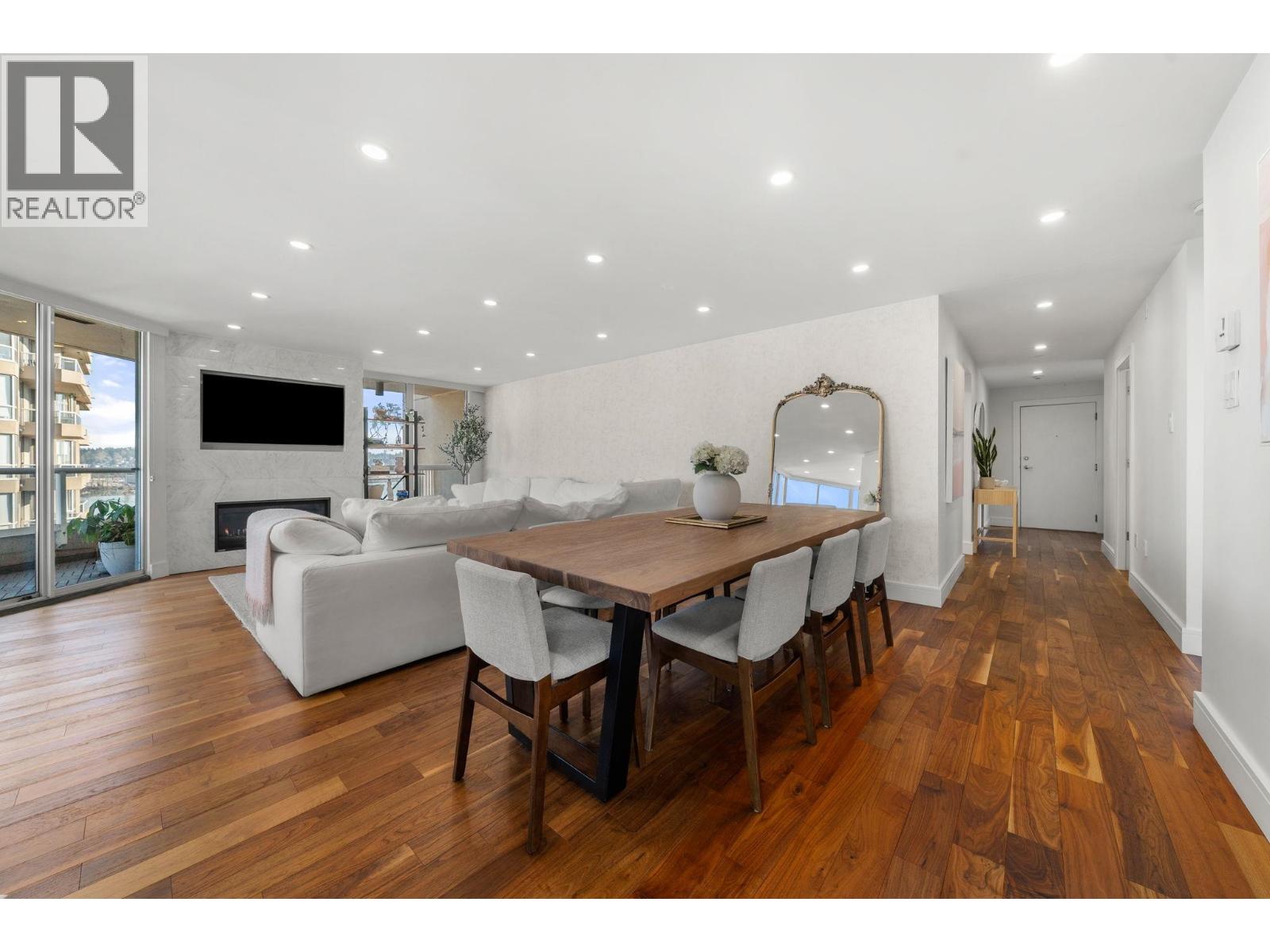 1704 1245 Quayside Drive, New Westminster, British Columbia  V3M 6J6 - Photo 2 - R3162486