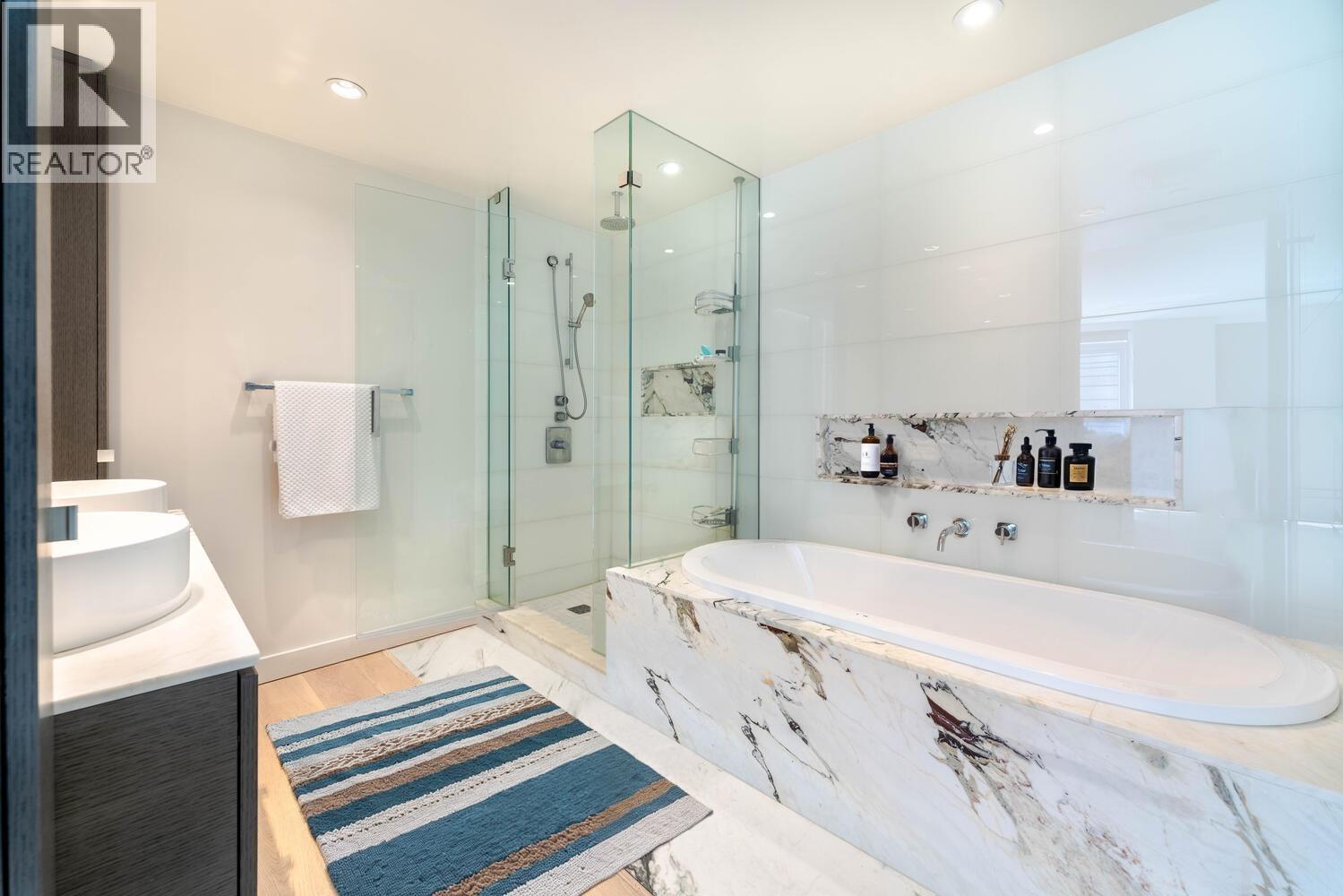 702 1499 W Pender Street, Vancouver, British Columbia  V6G 0A7 - Photo 11 - R3162508