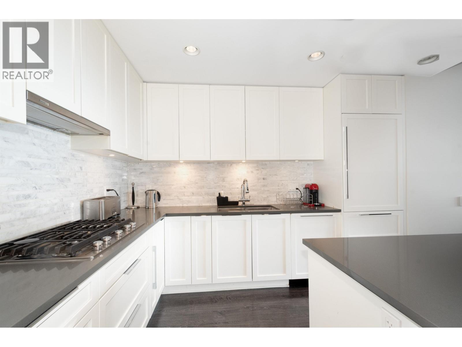 305 3873 Cates Landing Way, North Vancouver, British Columbia  V7G 0A6 - Photo 5 - R3162533