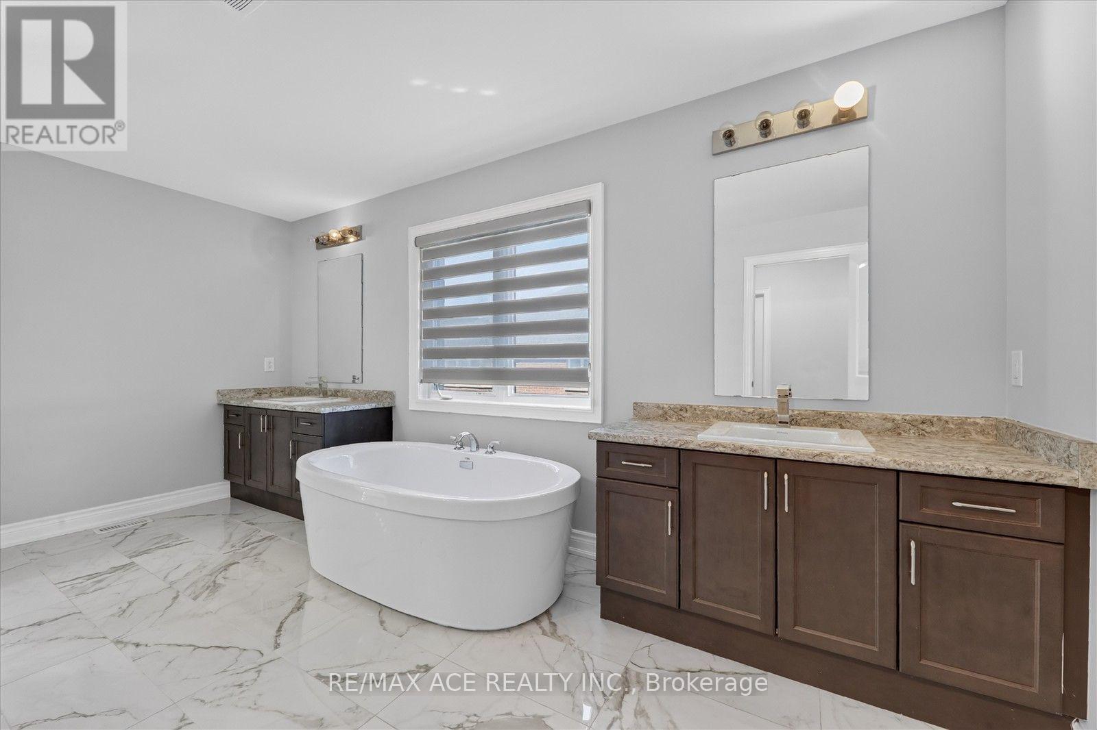 10 Hitching Post Road, Georgina, Ontario  L4P 2E7 - Photo 25 - N13756608