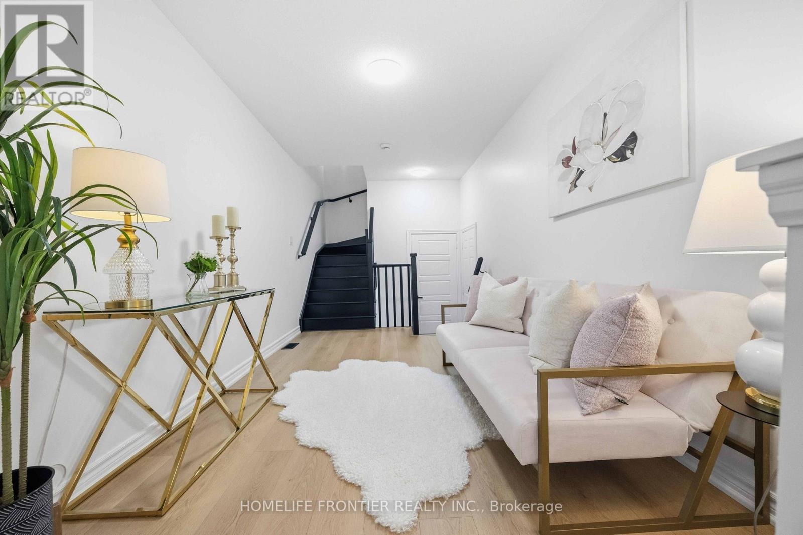 7 Vantage Loop, Newmarket, Ontario  L3X 0K6 - Photo 6 - N13756702