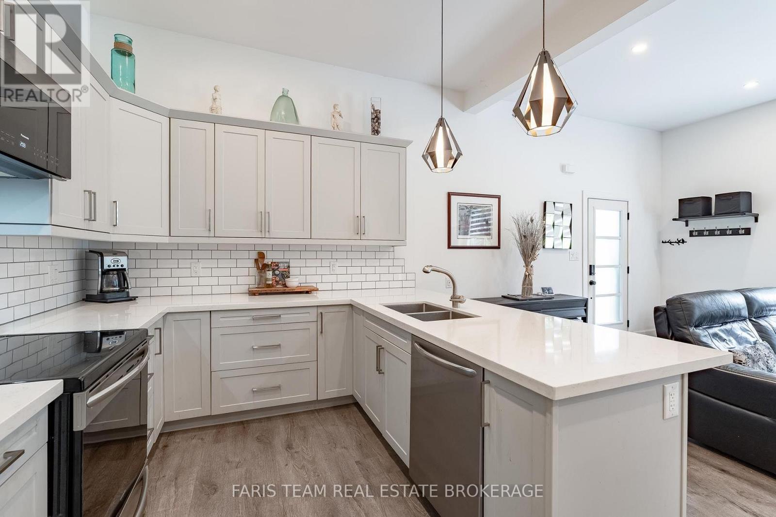 223a Hickory Lane, Barrie, Ontario  L4N 4J9 - Photo 33 - S13756684