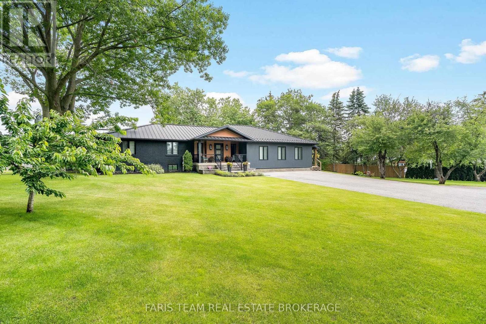223a Hickory Lane, Barrie, Ontario  L4N 4J9 - Photo 5 - S13756684