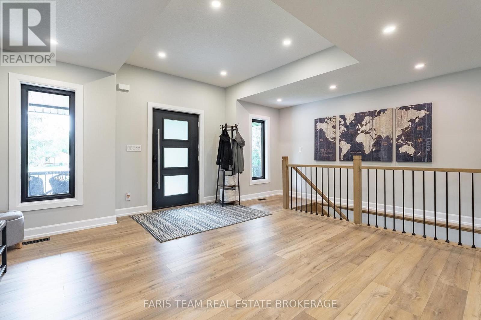 223a Hickory Lane, Barrie, Ontario  L4N 4J9 - Photo 7 - S13756684