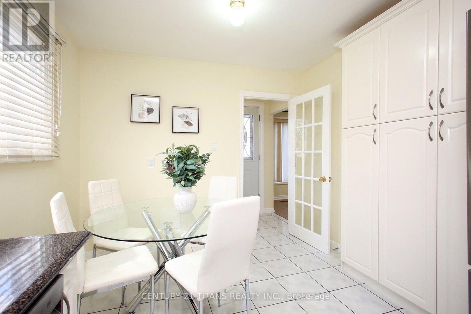 31 Monterrey Drive, Toronto, Ontario  M9V 1S7 - Photo 12 - W13756670